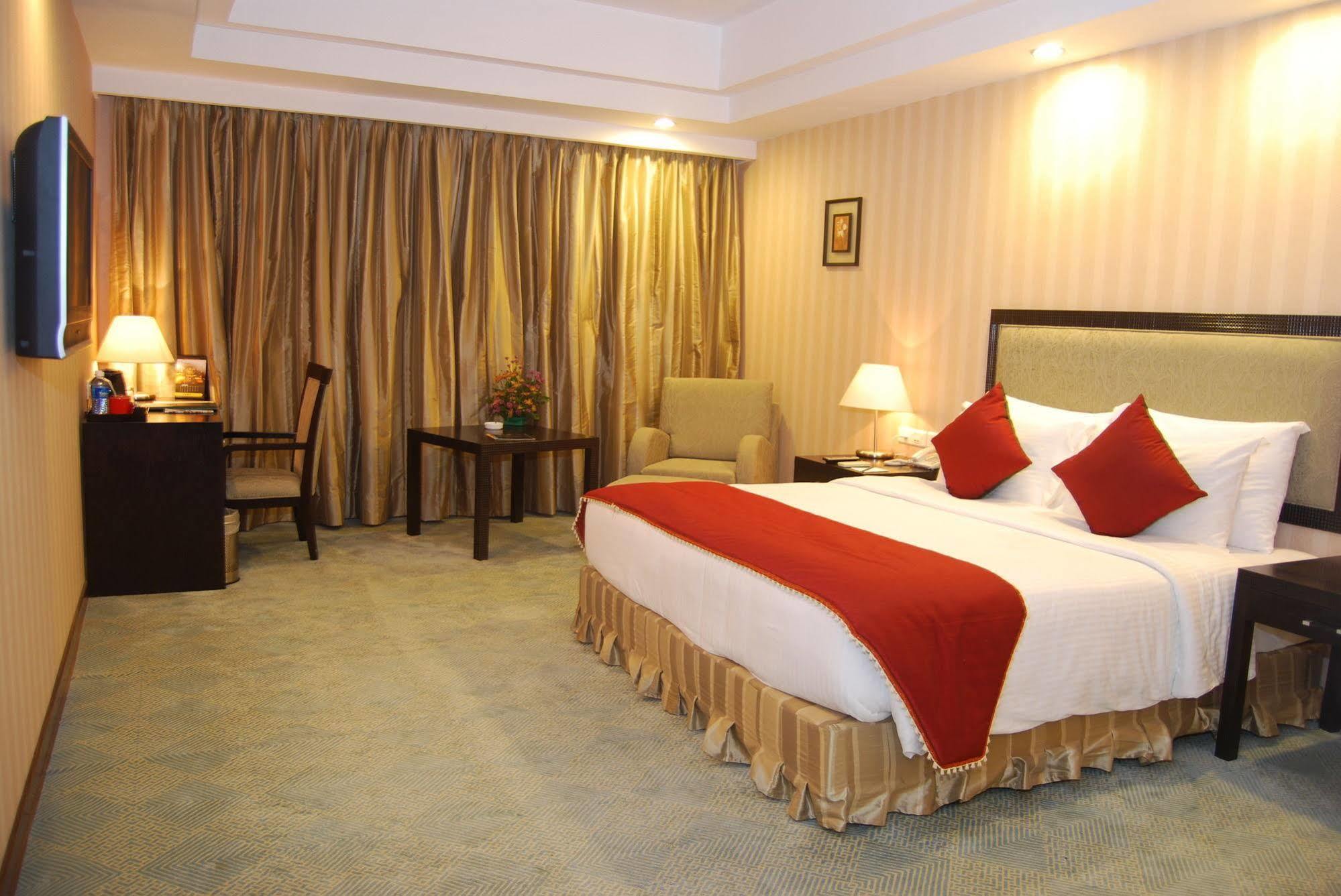 Gokulam Park Sabari-Siruseri Sipcot Chennai Extérieur photo