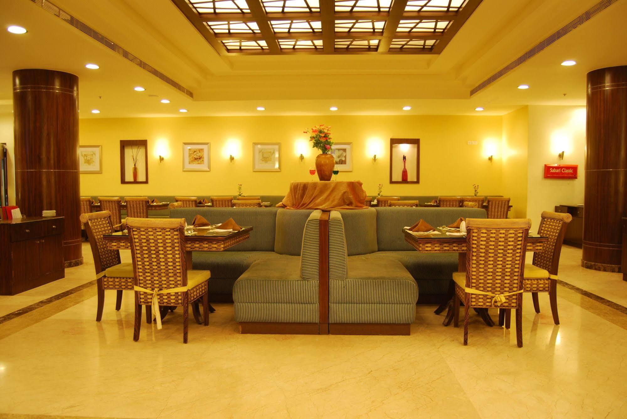 Gokulam Park Sabari-Siruseri Sipcot Chennai Extérieur photo